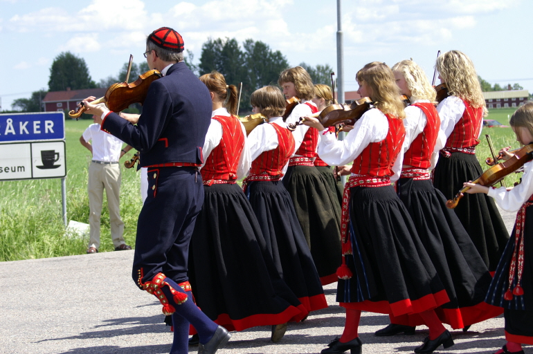 Folkdrakter_normal